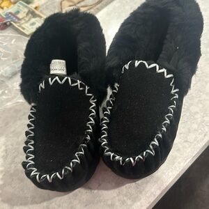 Auswooli moccasin slippers